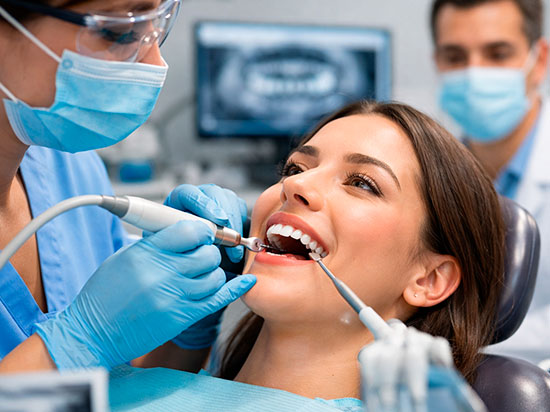 ¿Por qué es importante realizarte una limpieza dental cada 6 meses?